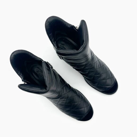 CHANEL Black CC Logo Quilted Ankle Boots Size 39 Velvet Cap Toe Zip Moto Leather - Picture 3 of 13